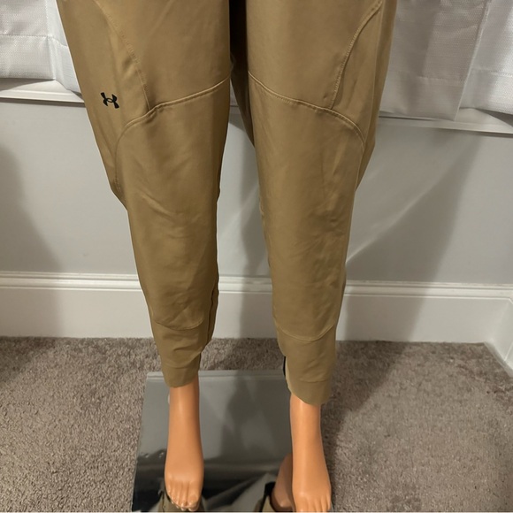 Great Under Armour size L khaki drawstring joggers worn once - Picture 2 of 5